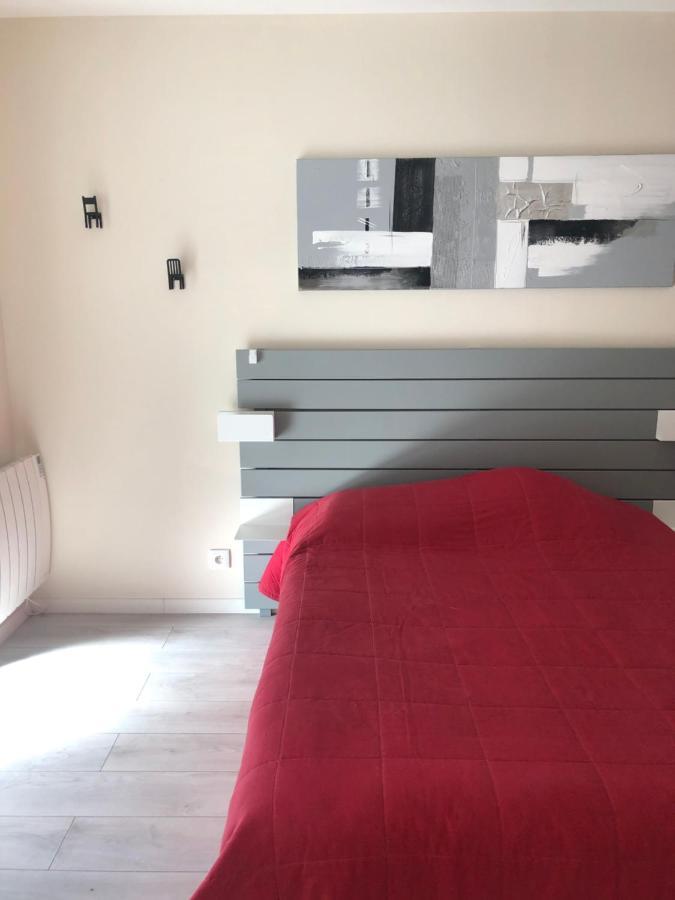 Appart'Hotel Wombat And Wallaby Fussy Bagian luar foto