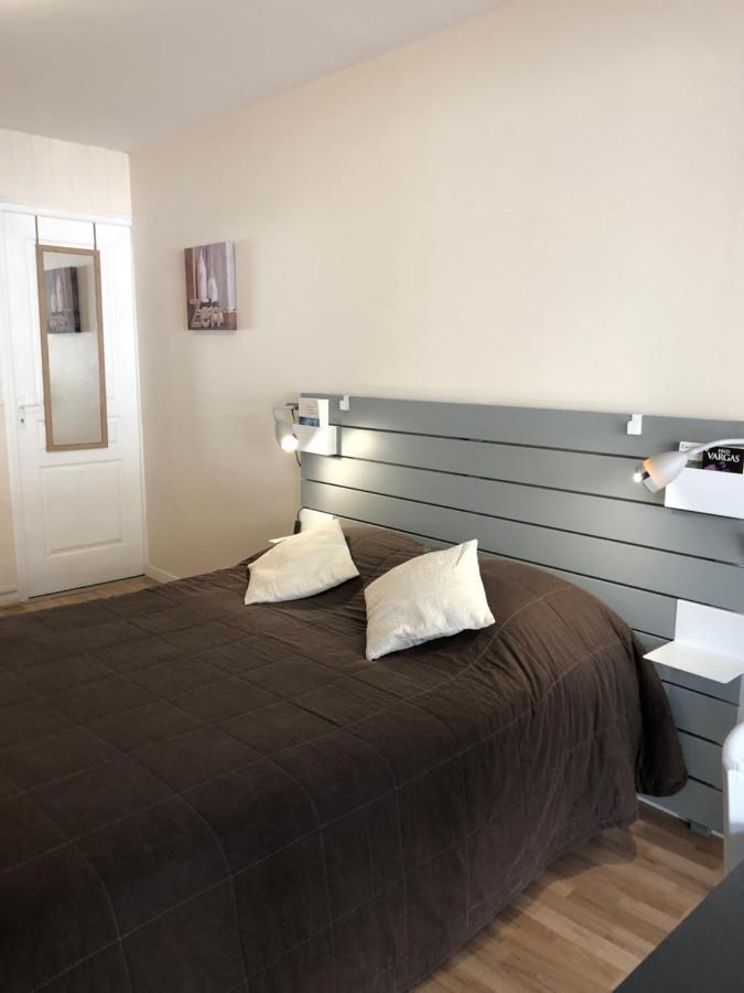 Appart'Hotel Wombat And Wallaby Fussy Bagian luar foto